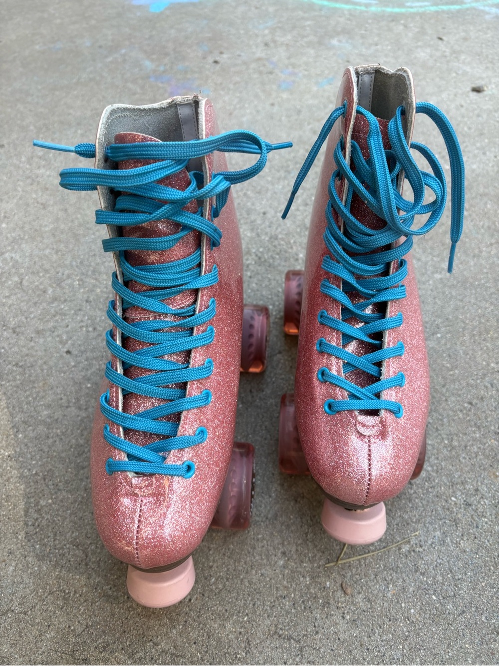 Adult Glitter Pink Roller Skates with Blue Laces - Picture 7 of 12